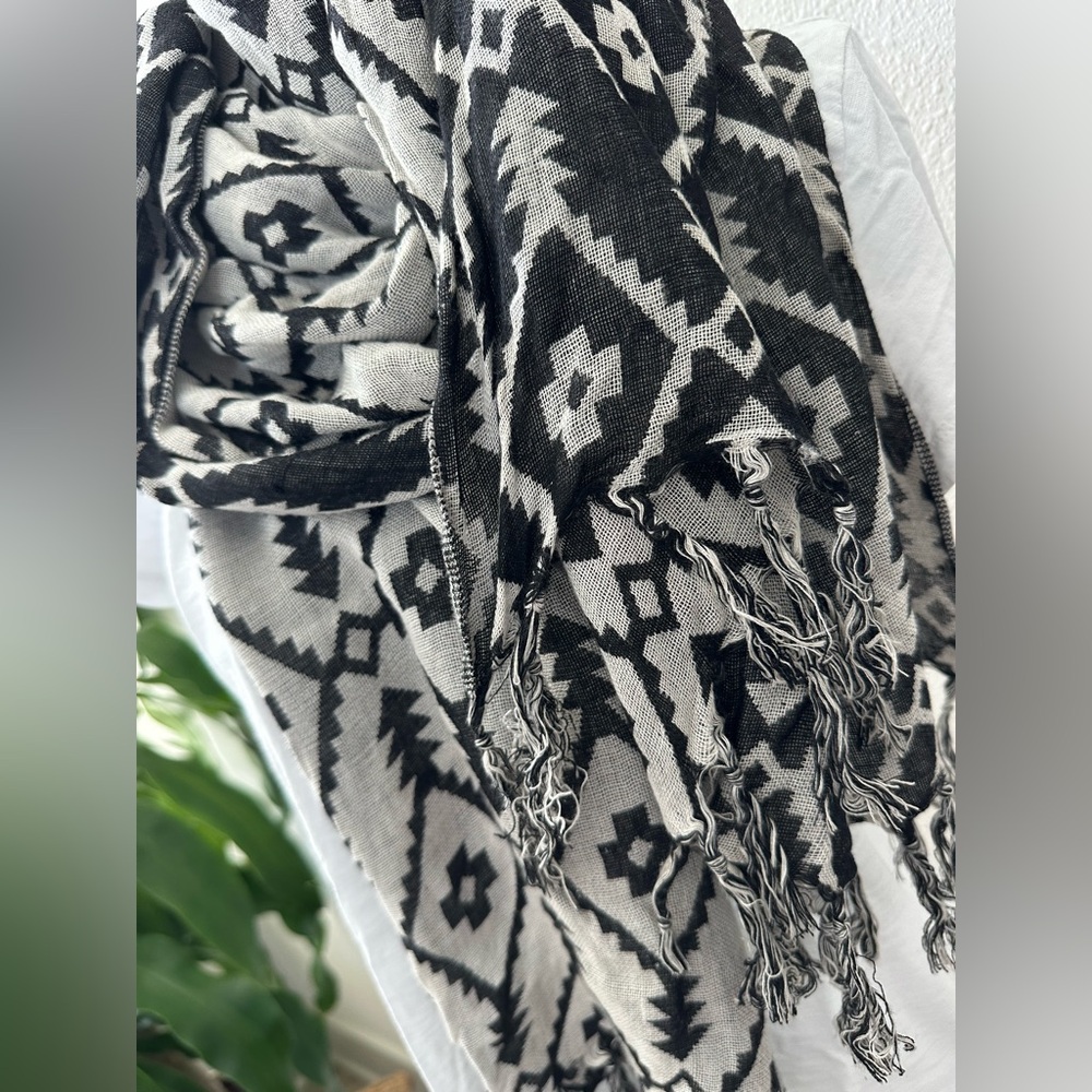 Scarf - Picture 3 of 5